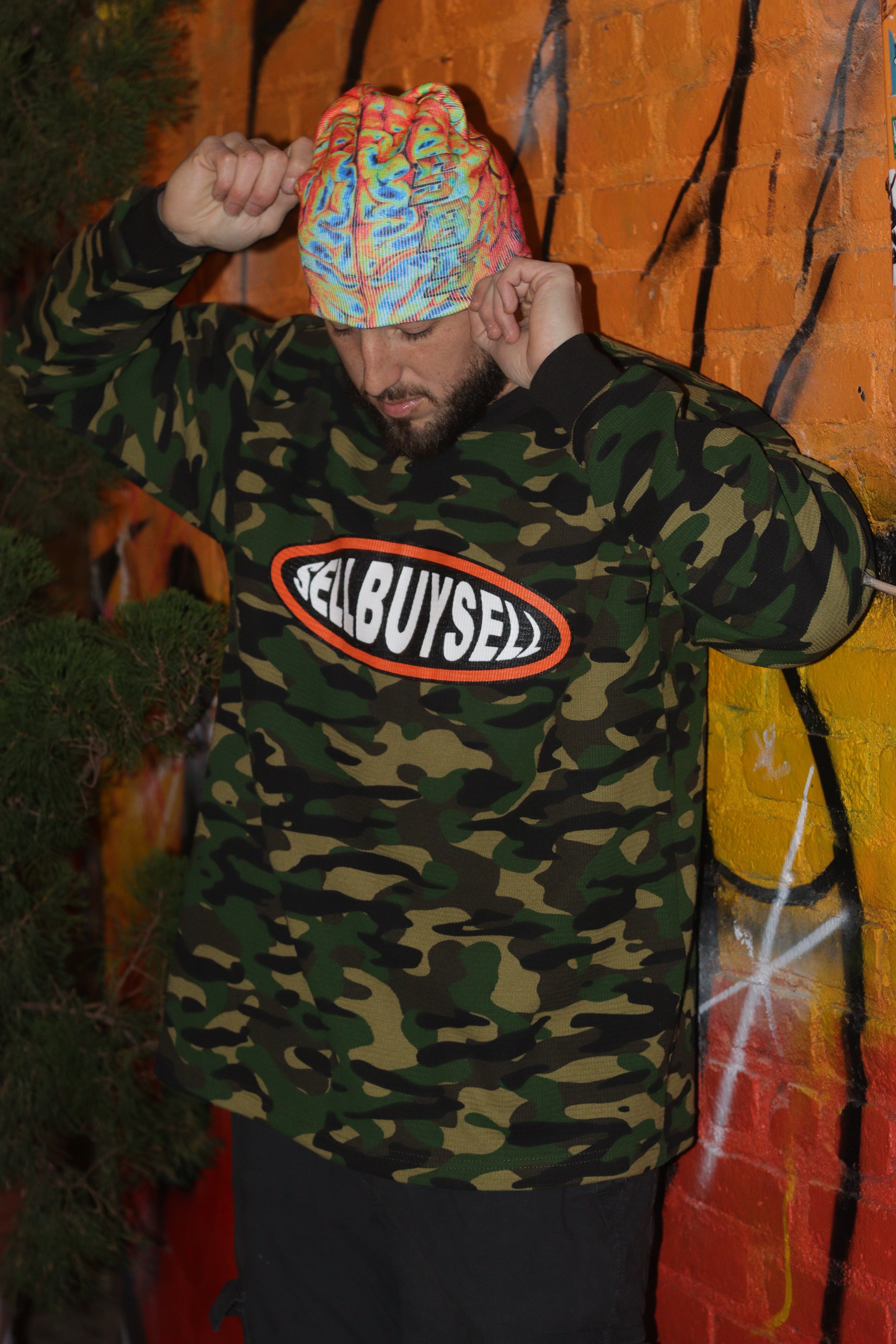 4 . REVERSIBLE BRAIN BEANIE
